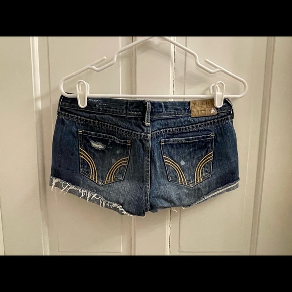Hollister Distressed Jean shorts - Picture 2 of 2